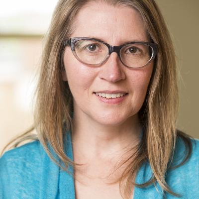 Julia Phillippi headshot