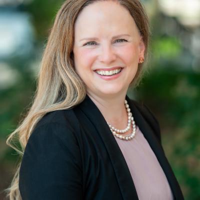 Ellen Tilden headshot